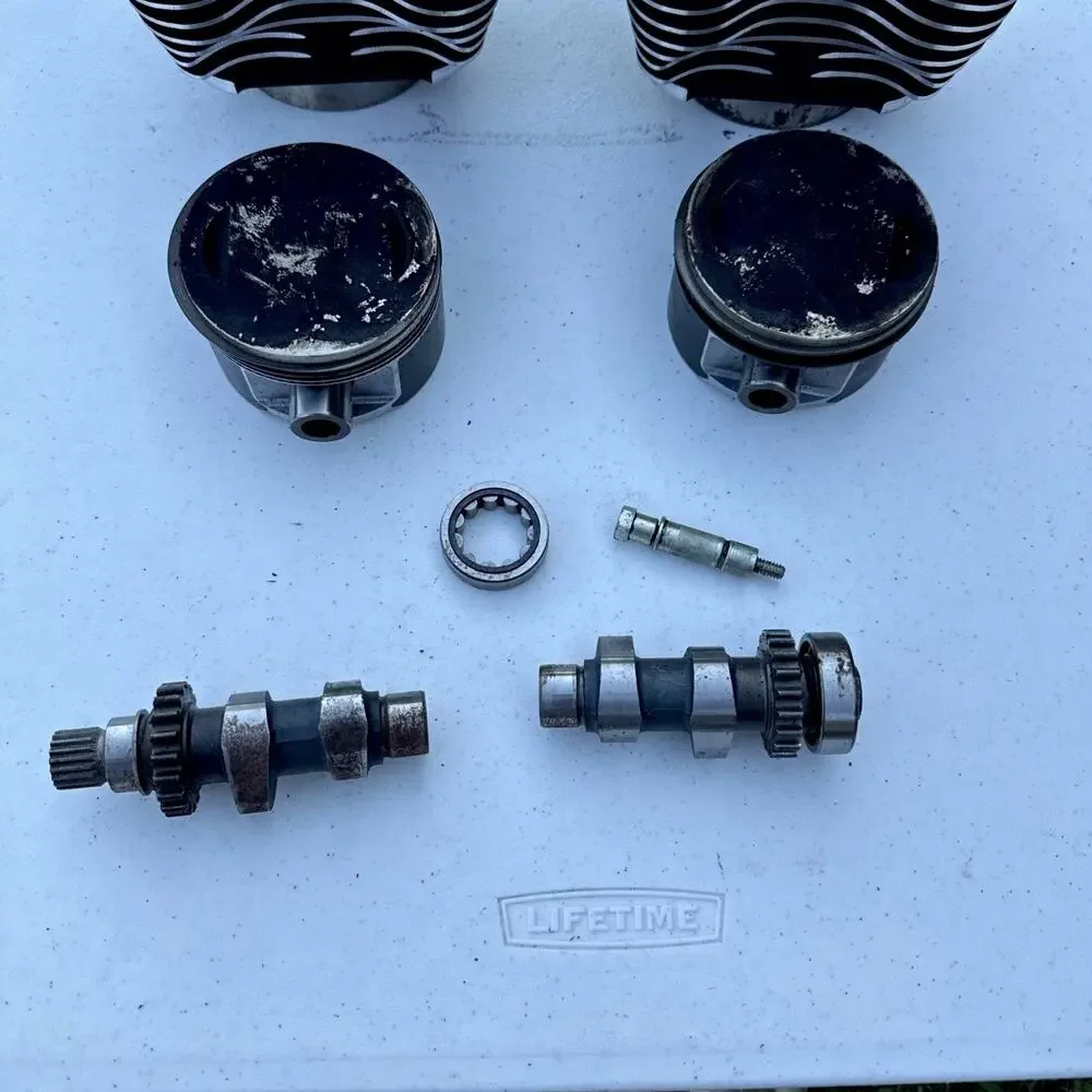 Harley-Davidson 16593-99 B3253 Twin Cam Cylinders & Pistons Front Rear Camshafts